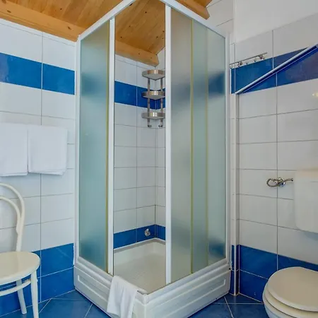 Semesterbostad House Mihaela *